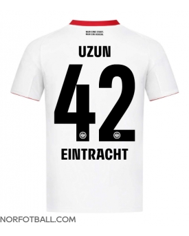 Billige Fotballdrakt Eintracht Frankfurt Can Uzun #42 Replika Bortedrakt 2025-26 Kortermet Billige Fotballdrakt Eintracht Frankfurt Can Uzun #42 Replika Bortedrakt 2025-26 Kortermet